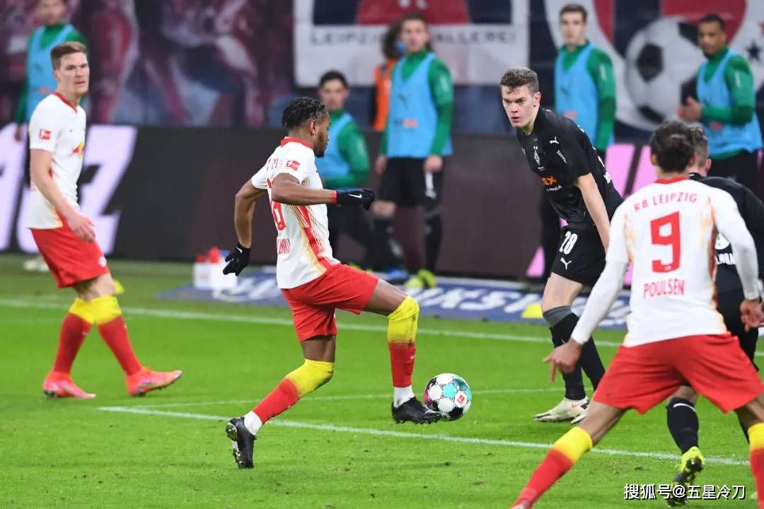 爱游戏-包含克里夫兰骑士训练开放日；集结日门线救险引观众欢呼；德甲在即；赛程密集仍需轮换的词条