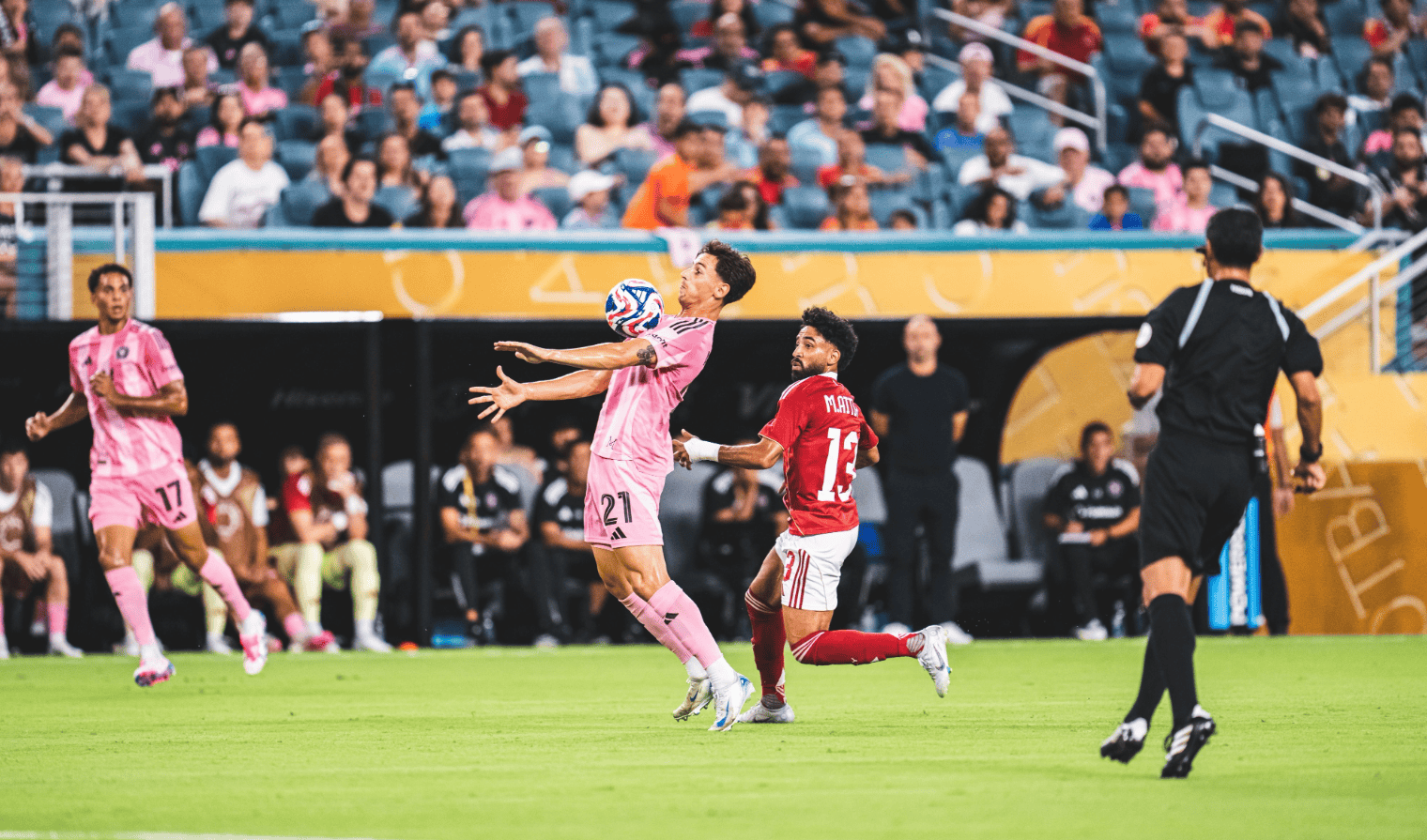 爱游戏手机客户端-包含新疆广汇发布备战花絮，窗口期豪取连胜，欧冠任务艰巨，球队文化再被提及的词条